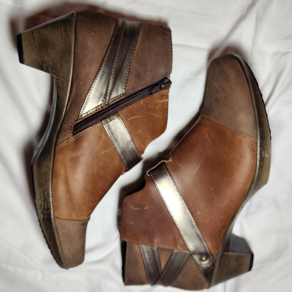 Women's Naot‎ Modern Leather Ankle Boots Size 39 Brown